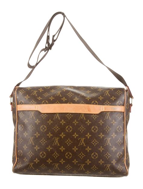 louis vuitton mens messenger bag review